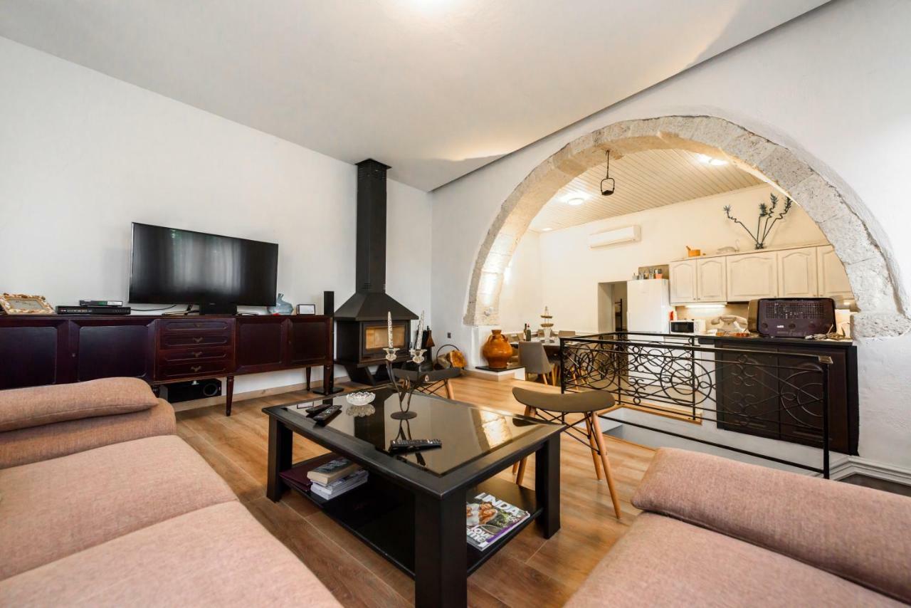 Athina House Spa & Hammam Arkhondiki Bagian luar foto